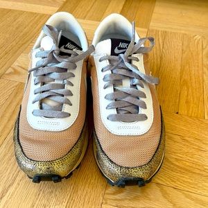 Nike Daybreak Gold Women’s Sneakers Sz 7.